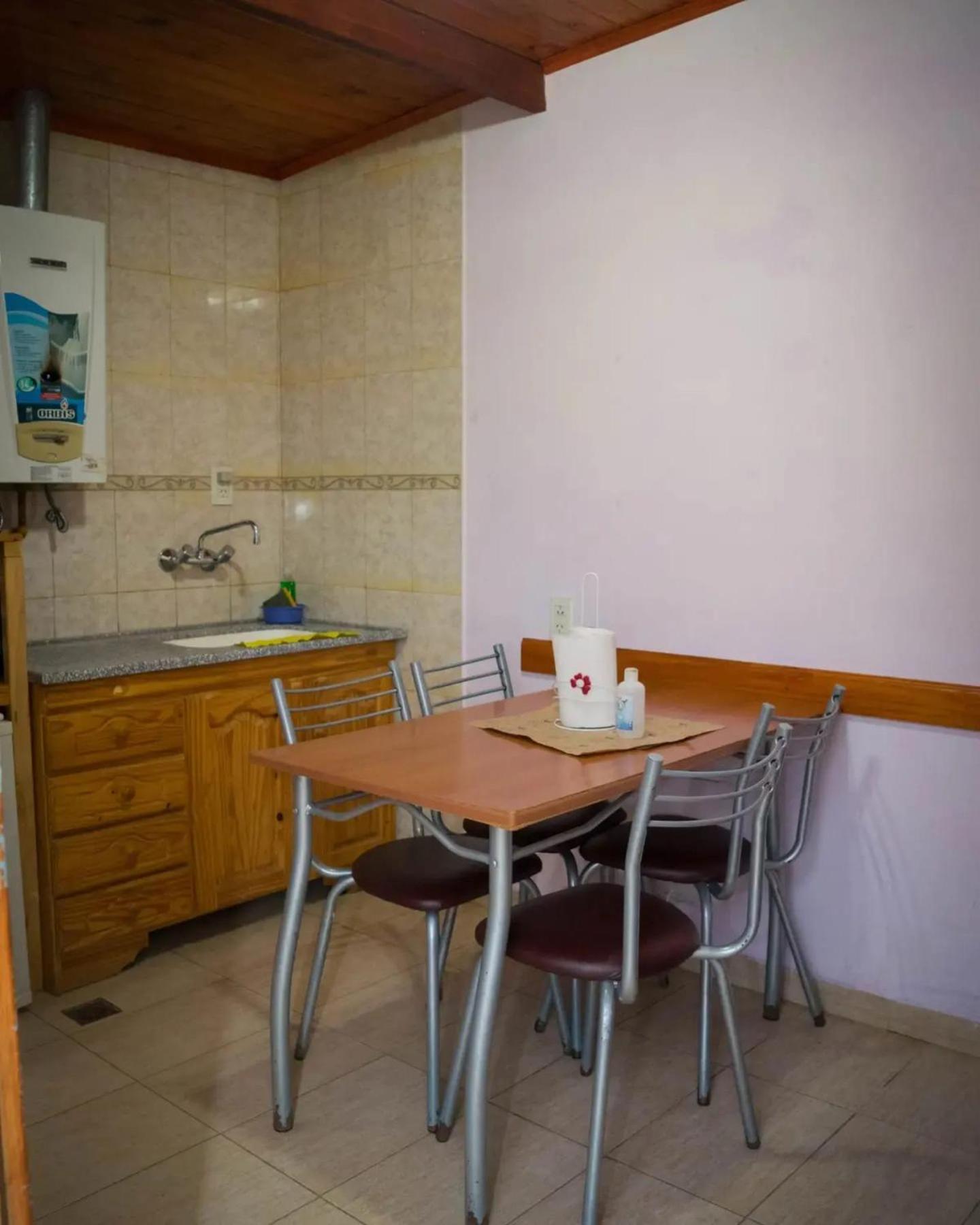 La Carolina Hostal "El Tomolasta" מראה חיצוני תמונה